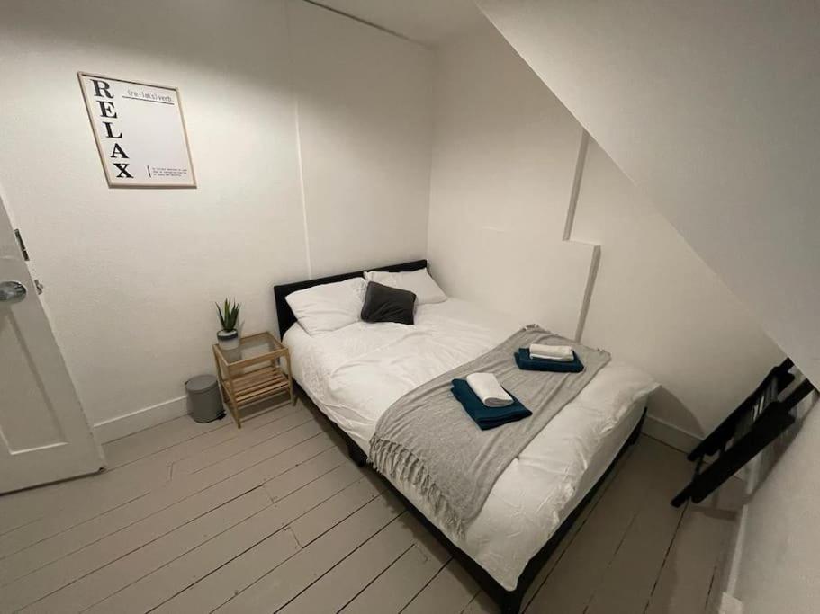 Comfortable 2 Bedroom On Tower Bridge ลอนดอน ภายนอก รูปภาพ