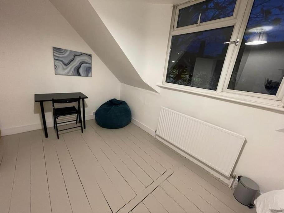 Comfortable 2 Bedroom On Tower Bridge ลอนดอน ภายนอก รูปภาพ