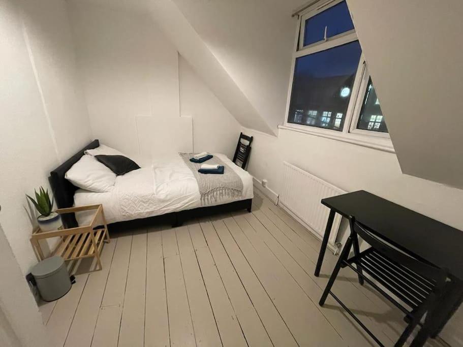 Comfortable 2 Bedroom On Tower Bridge ลอนดอน ภายนอก รูปภาพ