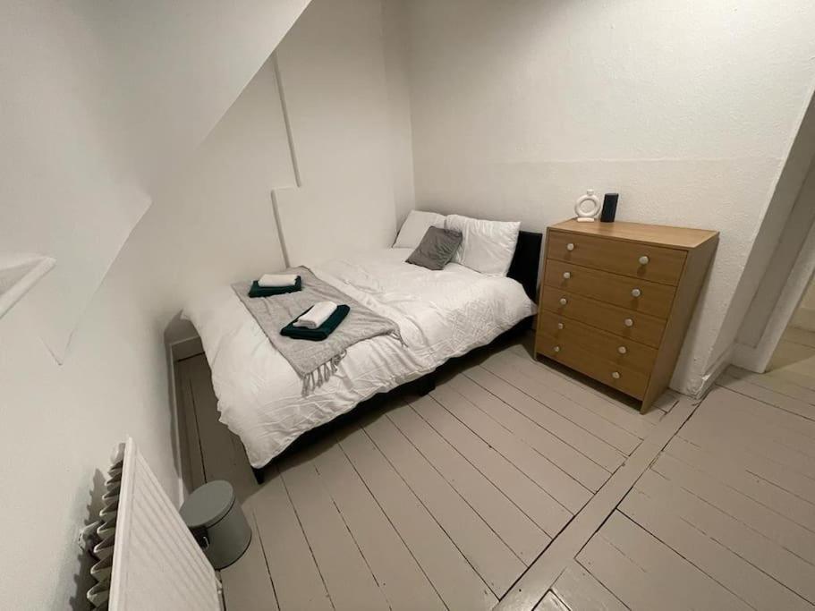 Comfortable 2 Bedroom On Tower Bridge ลอนดอน ภายนอก รูปภาพ